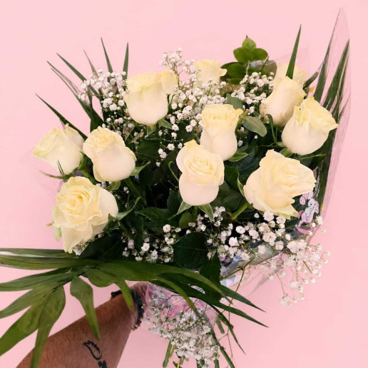 Ramo de 12 rosas blancas para enviar a domicilio